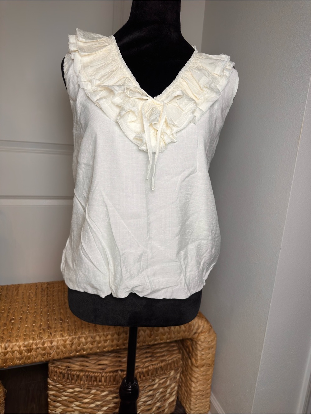 CeCe Cream Ruffle V-Neck Sleeveless Camisole